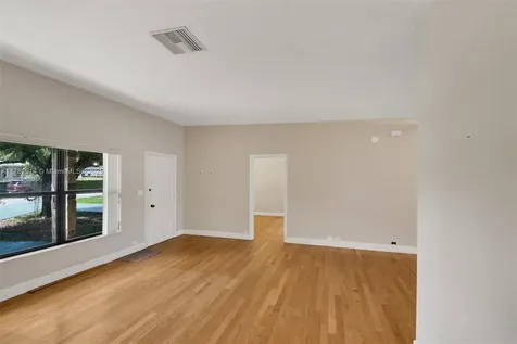 10643 NE 11th Avenue Miami Shores FL 33138