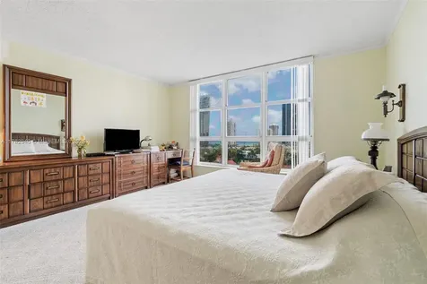 19195 NE 36th Court Aventura FL 33180
