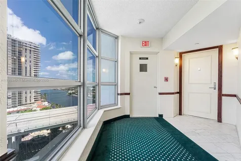 19195 NE 36th Court Aventura FL 33180