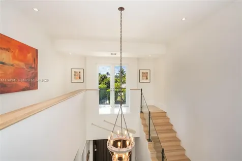 31 Island Drive Key Biscayne FL 33149