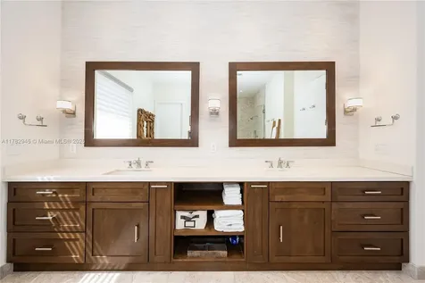 31 Island Drive Key Biscayne FL 33149
