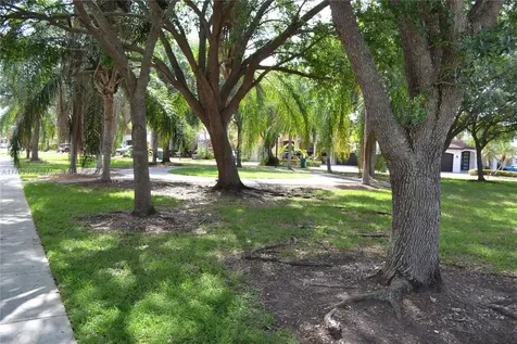 16674 SW 61st Lane Miami FL 33193