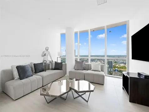 851 NE 1st Avenue Miami FL 33132