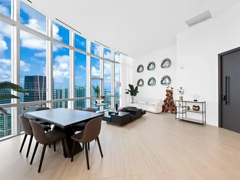 851 NE 1st Avenue Miami FL 33132