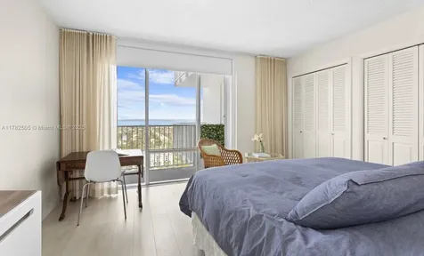 881 Ocean Drive Key Biscayne FL 33149