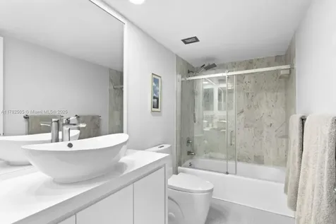 881 Ocean Drive Key Biscayne FL 33149