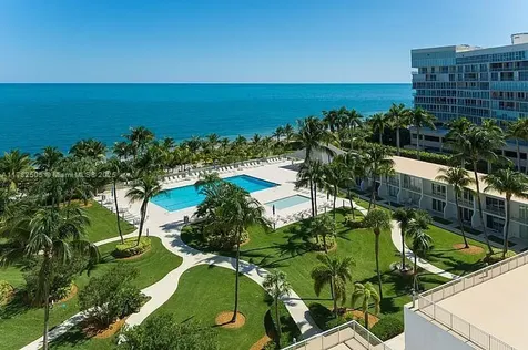 881 Ocean Drive Key Biscayne FL 33149