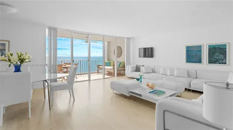881 Ocean Drive Key Biscayne FL 33149