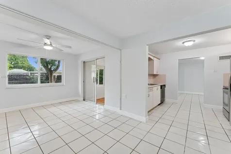 195 NE 164th Street Miami FL 33162