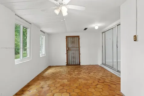 195 NE 164th Street Miami FL 33162