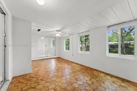 195 NE 164th Street Miami FL 33162