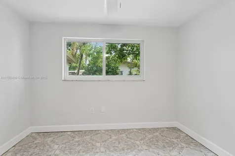 195 NE 164th Street Miami FL 33162