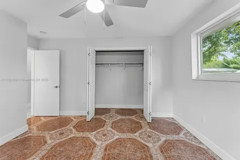 195 NE 164th Street Miami FL 33162