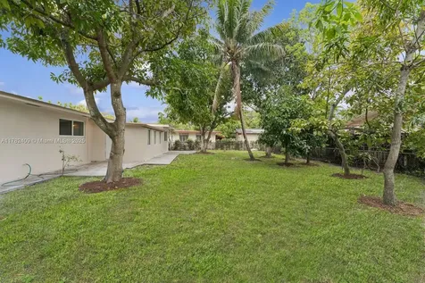 195 NE 164th Street Miami FL 33162