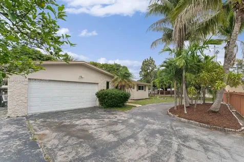 195 NE 164th Street Miami FL 33162