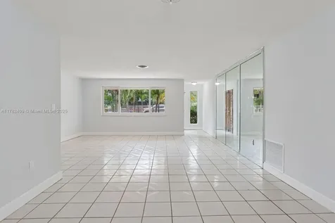 195 NE 164th Street Miami FL 33162