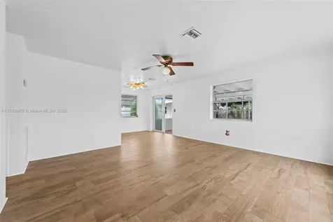 7501 Lincoln Street Hollywood FL 33024