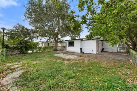 1325 NW 51st Street Miami FL 33142