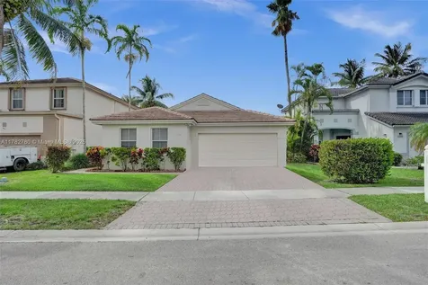 7324 NW 1st Place Plantation FL 33317