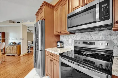 7324 NW 1st Place Plantation FL 33317