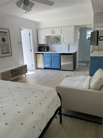 1560 NE 145th Street Miami FL 33161