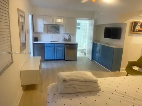1560 NE 145th Street Miami FL 33161
