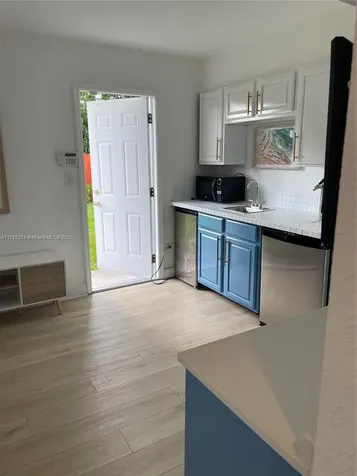 1560 NE 145th Street Miami FL 33161