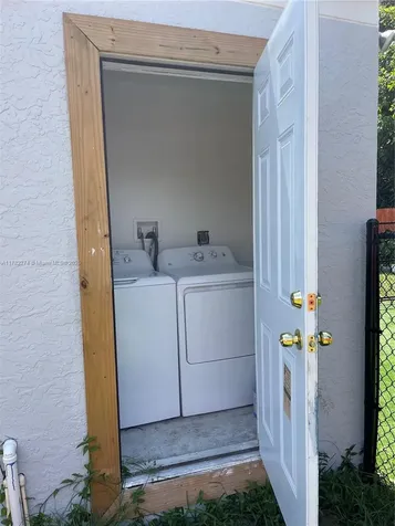 1560 NE 145th Street Miami FL 33161