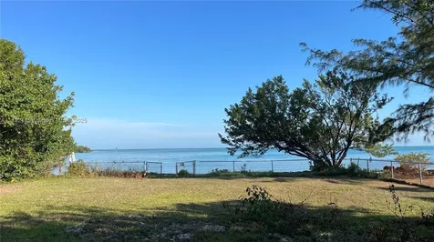 14 125th Street Gulf Marathon FL 33050