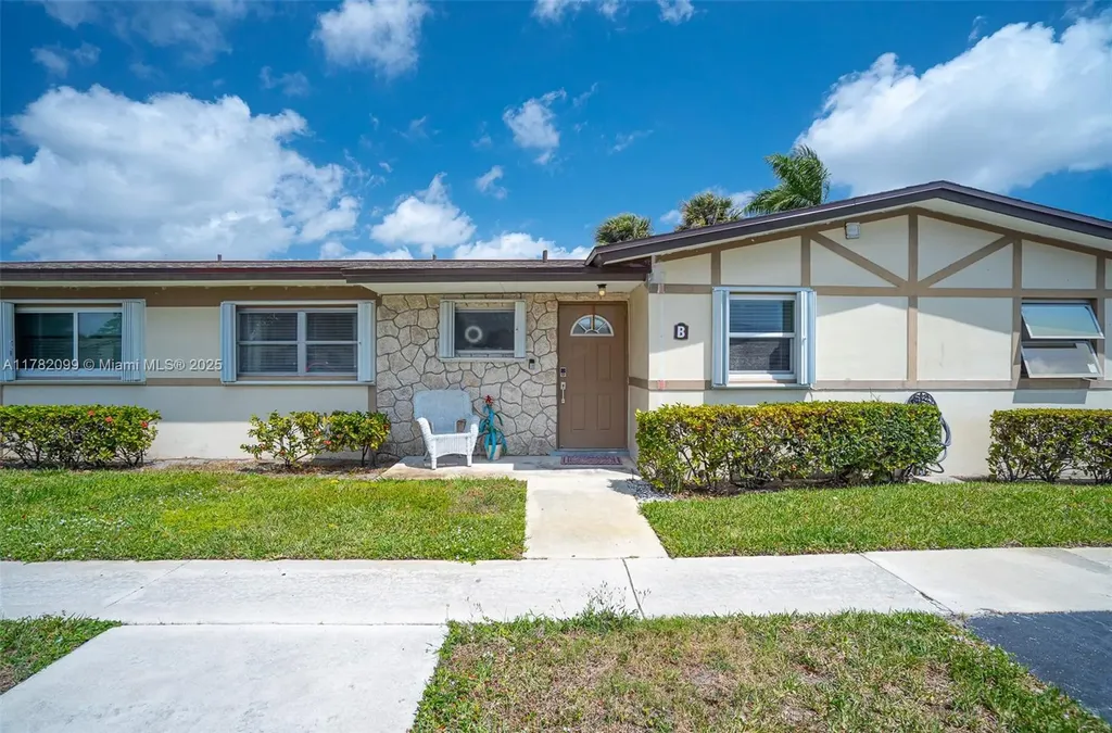 2769 W Ashley Drive W West Palm Beach FL 33415