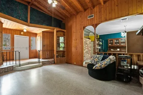 259 Nahkoda Drive Miami Springs FL 33166