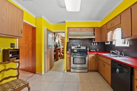 259 Nahkoda Drive Miami Springs FL 33166