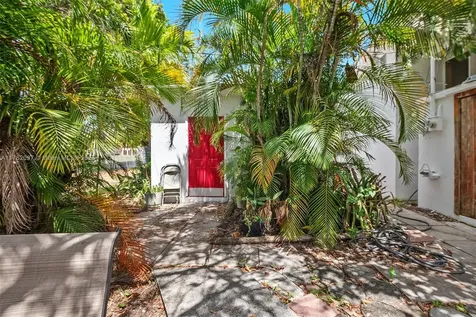 259 Nahkoda Drive Miami Springs FL 33166