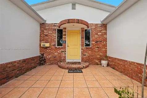 259 Nahkoda Drive Miami Springs FL 33166