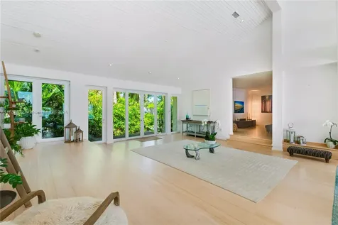 510 S Mashta Drive Key Biscayne FL 33149