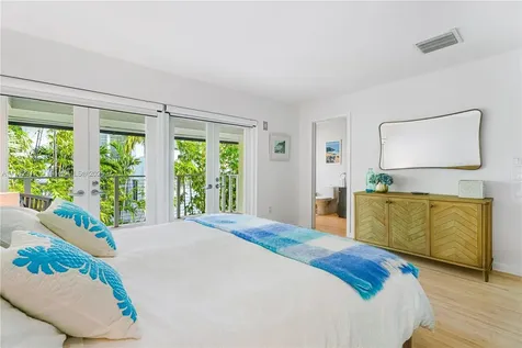 510 S Mashta Drive Key Biscayne FL 33149