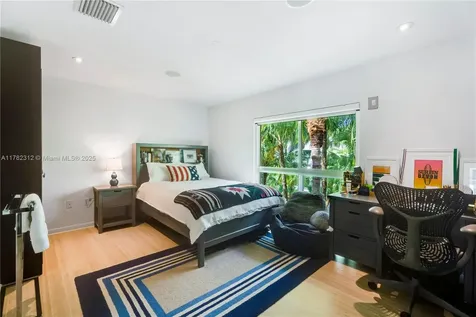 510 S Mashta Drive Key Biscayne FL 33149