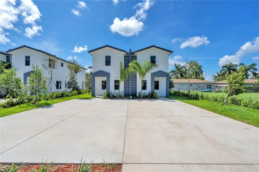 1231-1233 NW 9 Avenue Florida City FL 33034