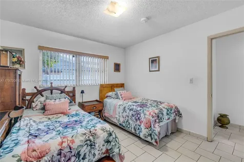 12273 SW 27th Street Miami FL 33175