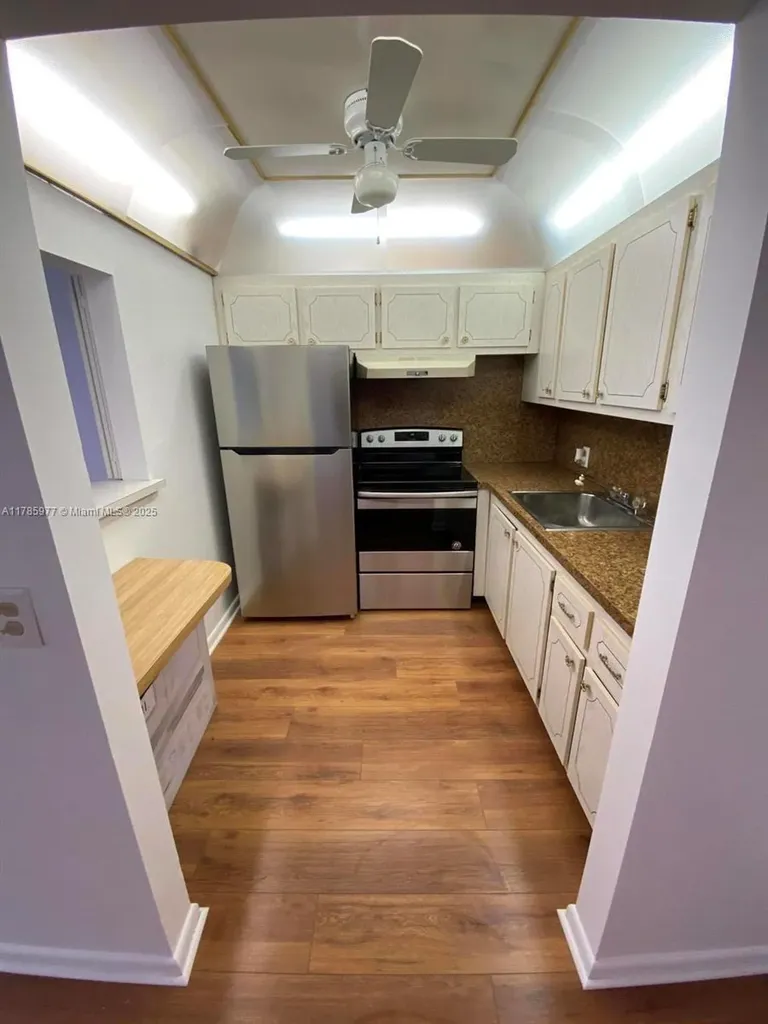381 Fanshaw J Boca Raton FL 33434