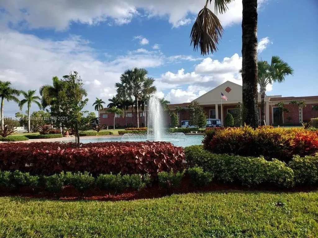 22 Suffolk A Boca Raton FL 33434