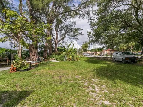 7946 NW 12th Place Miami FL 33147