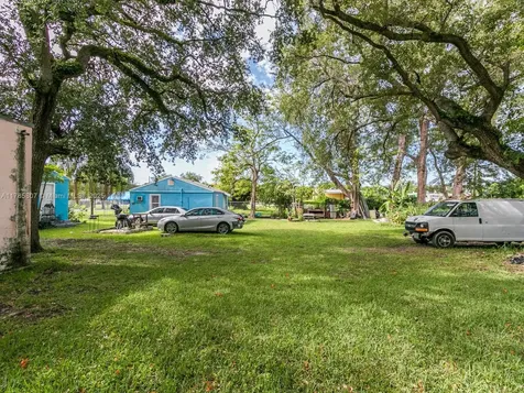7946 NW 12th Place Miami FL 33147