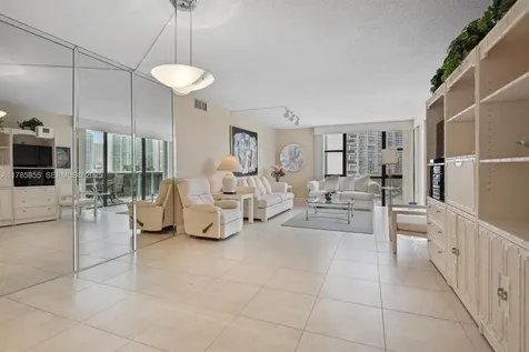 3625 N Country Club Drive Aventura FL 33180