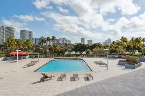 3625 N Country Club Drive Aventura FL 33180