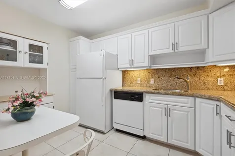 3625 N Country Club Drive Aventura FL 33180