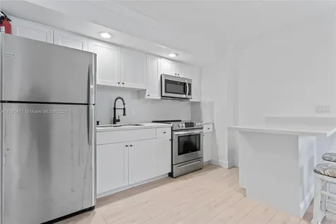 422 31st Street West Palm Beach FL 33407