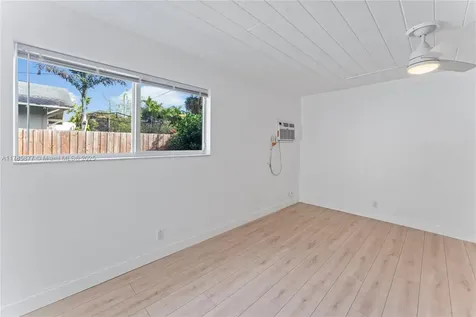 422 31st Street West Palm Beach FL 33407