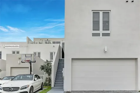 10550 NW 63rd Terrace Doral FL 33178