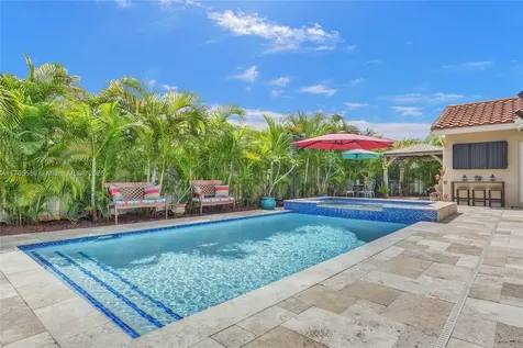 1543 NW 182nd Way Pembroke Pines FL 33029